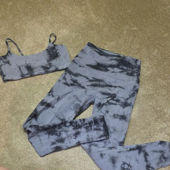 Stylish Gray Tie-Dye Leggings Set - Picture 1 of 1
